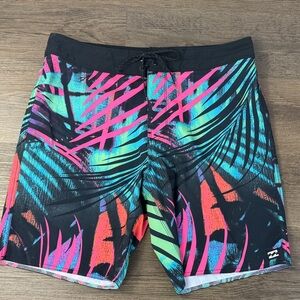Billabong Men's Sundays Pro Boardshorts, Neon Tropical Pattern, Swim, size 31